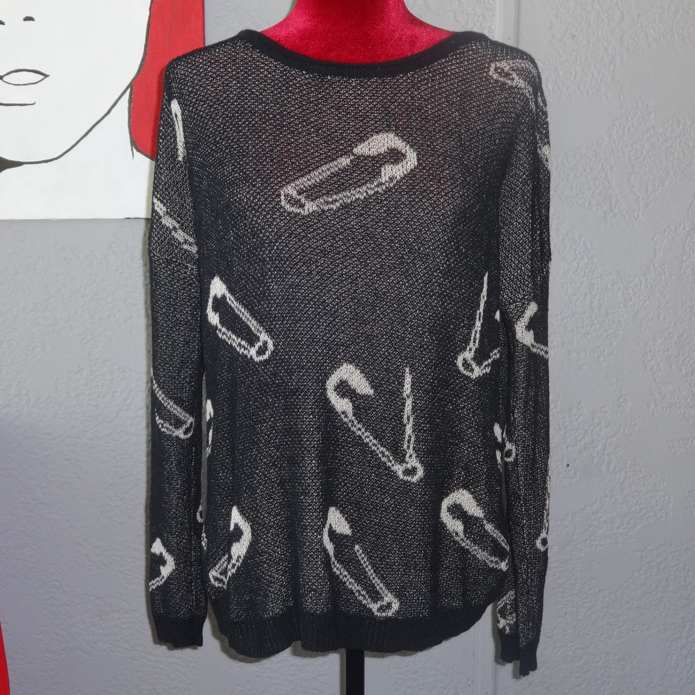 Oversized Safety Pin Sweater Size Small